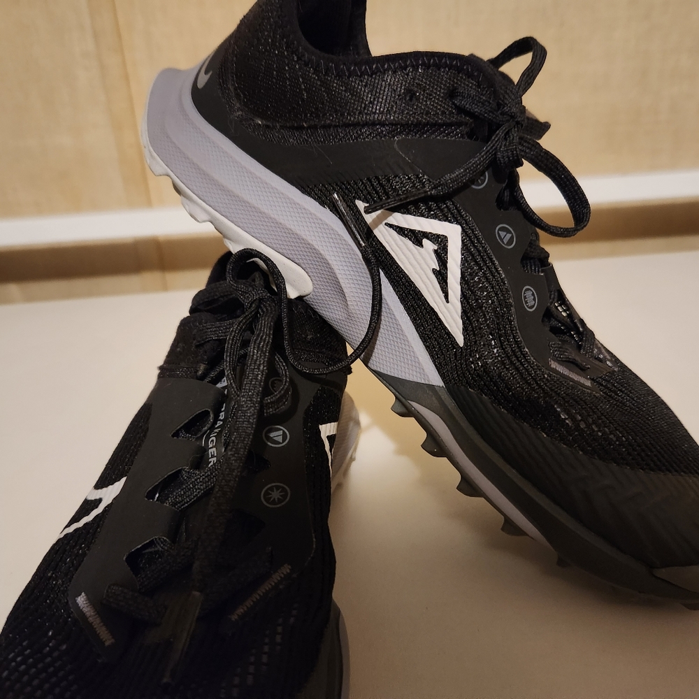 Nike Terra Kiger size 9